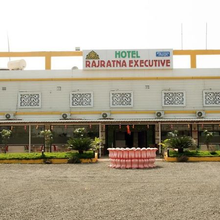 Hotel Rajratna Executive Supe Exterior photo